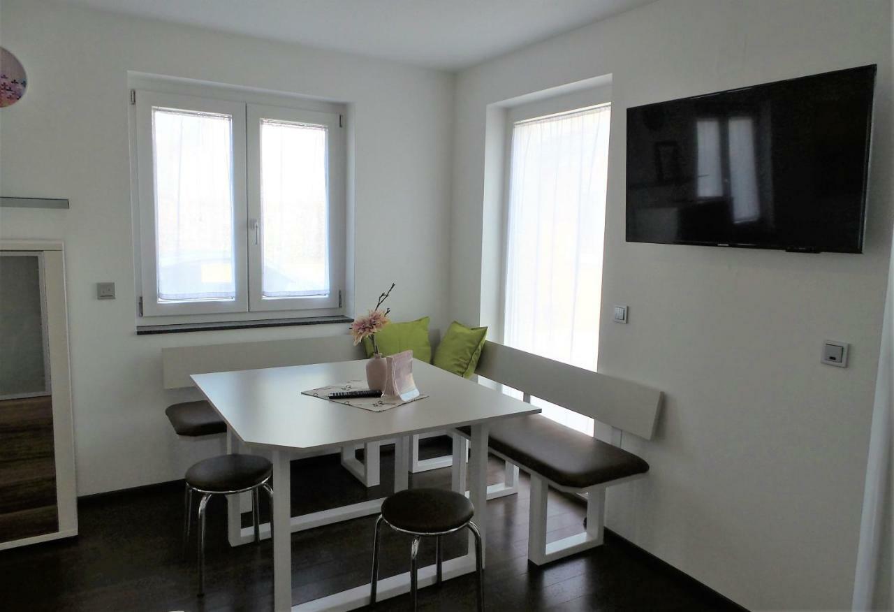Ferienwohnung Relax EP Tickets über uns erhältlich Rust Exterior foto
